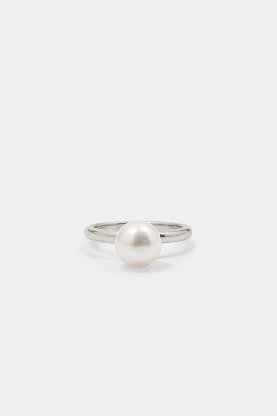 pearl on a ring